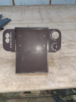 Столик на ликтрос с гравюрой Столик на ликтрос с гравюрой